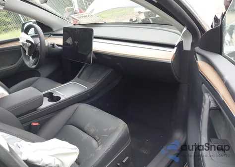 2025 Tesla Model Y Long Range Dual Motor All-Wheel Drive from USA, damaged, VIN 7SAYGDED7SA373235